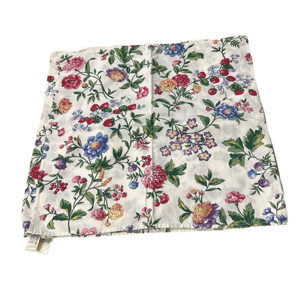 Vintage 1980s 1990s WILTON COURT floral print / strawberry Cotton Table Napkin